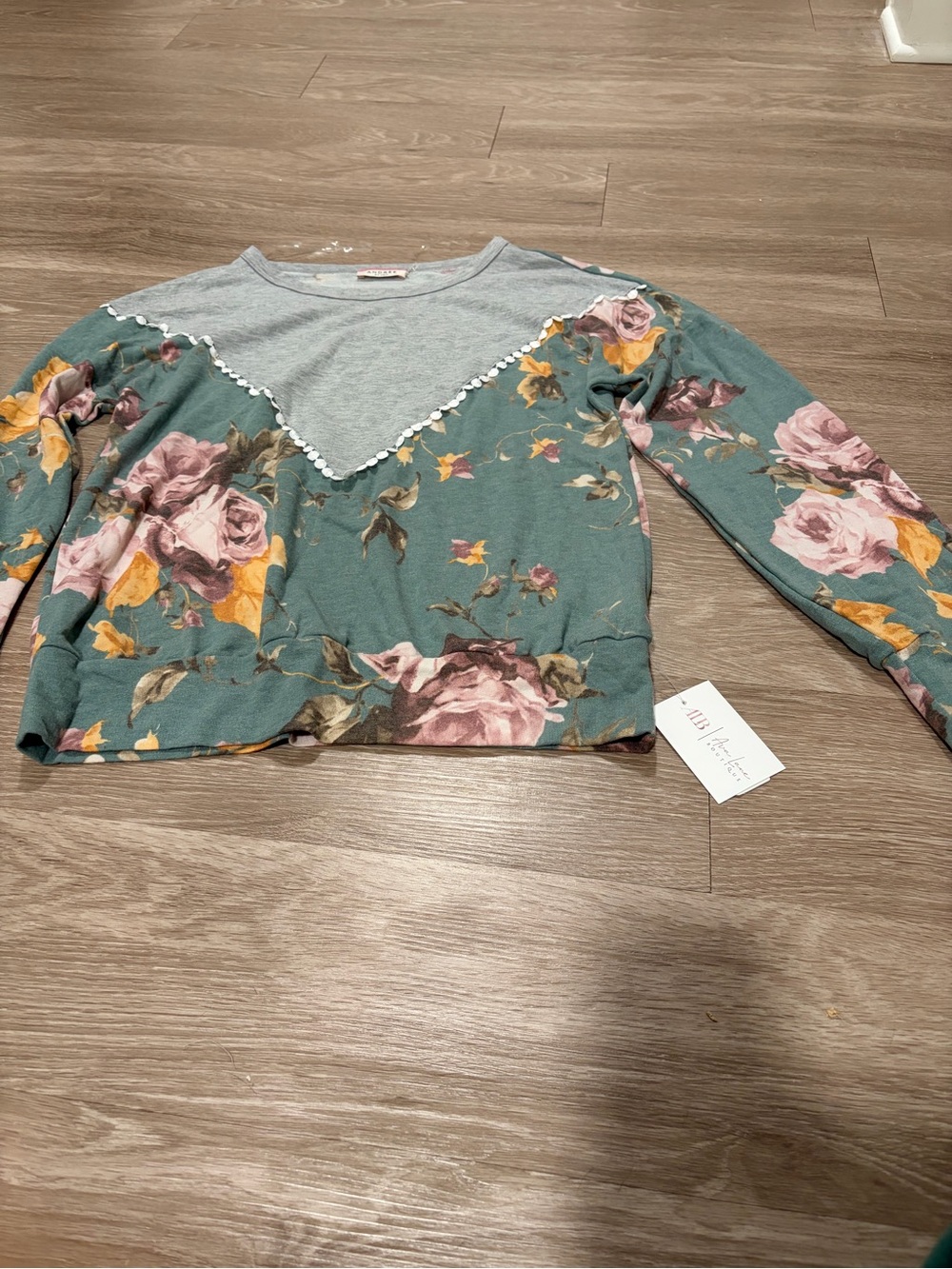 Source Unknown Green Floral Lace-Trim Long Sleeve Tee
